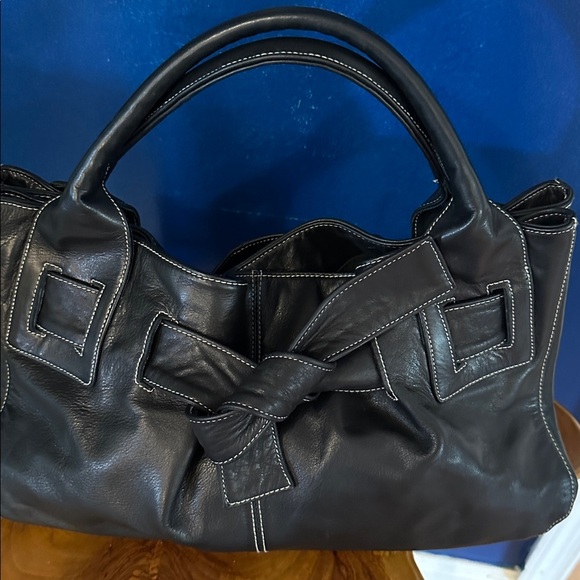 Women’s Perlina Elegant Italian Black Leather Bow Handbag - Picture 2 of 7